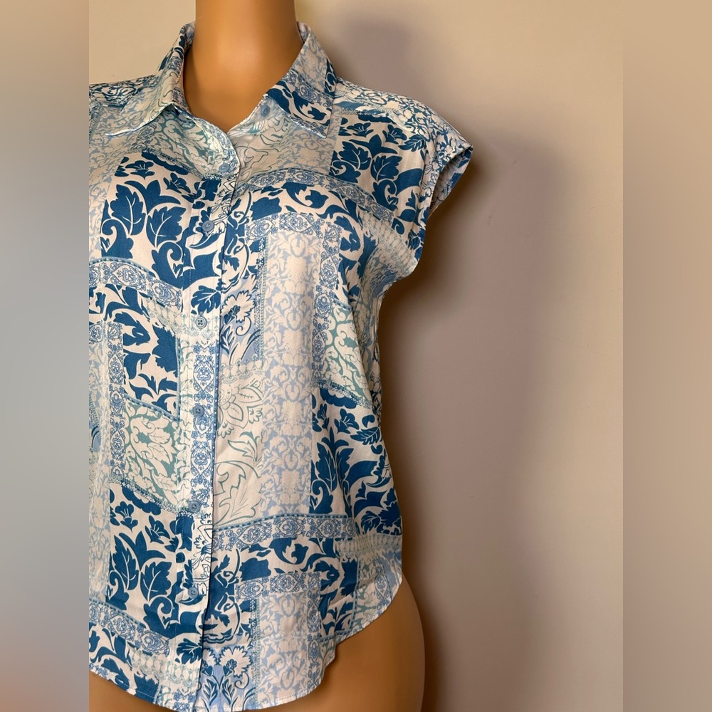 Maison D’Amelie Elegant Blue and White Floral Button Down Shirt - Picture 4 of 6